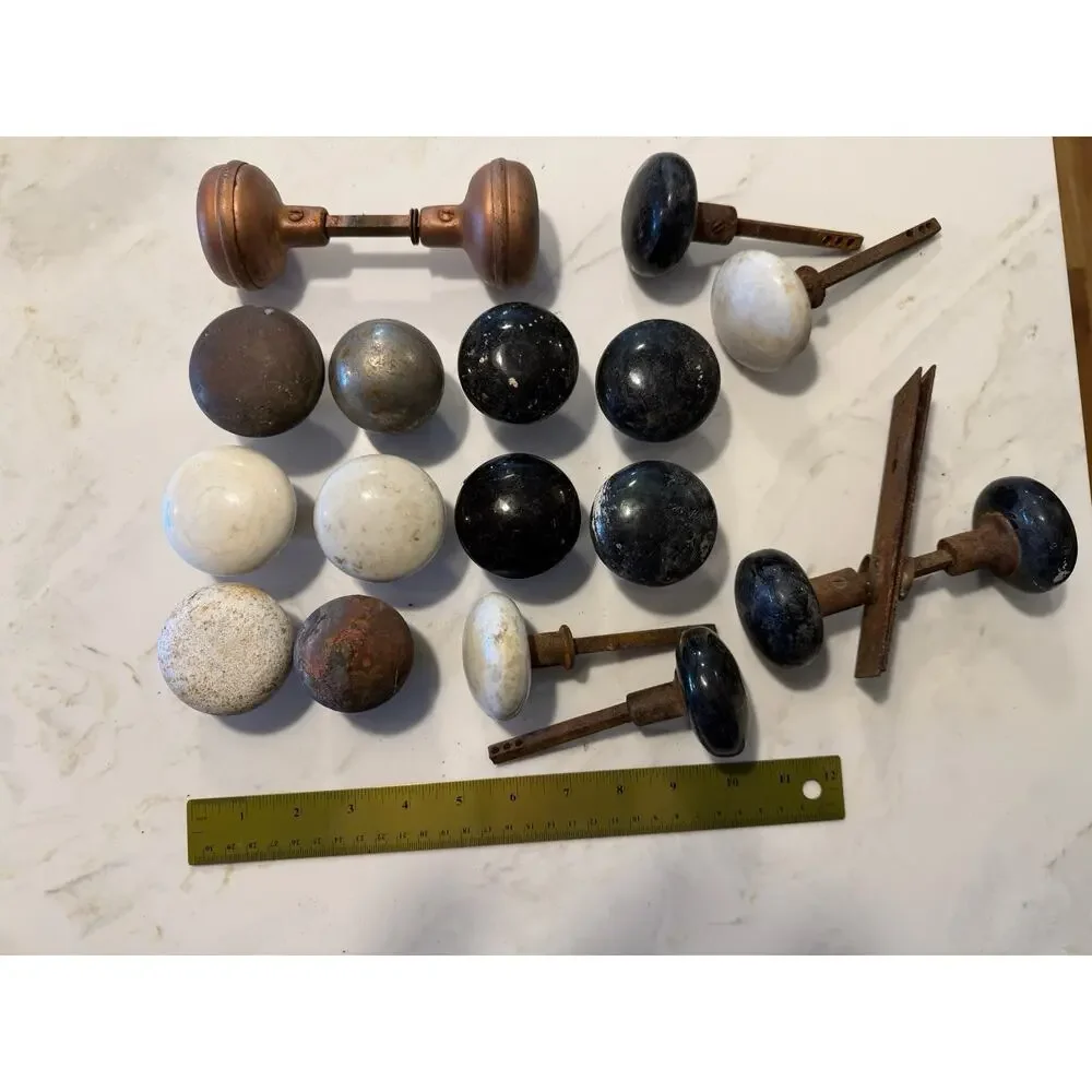 N/A lot doorknobs